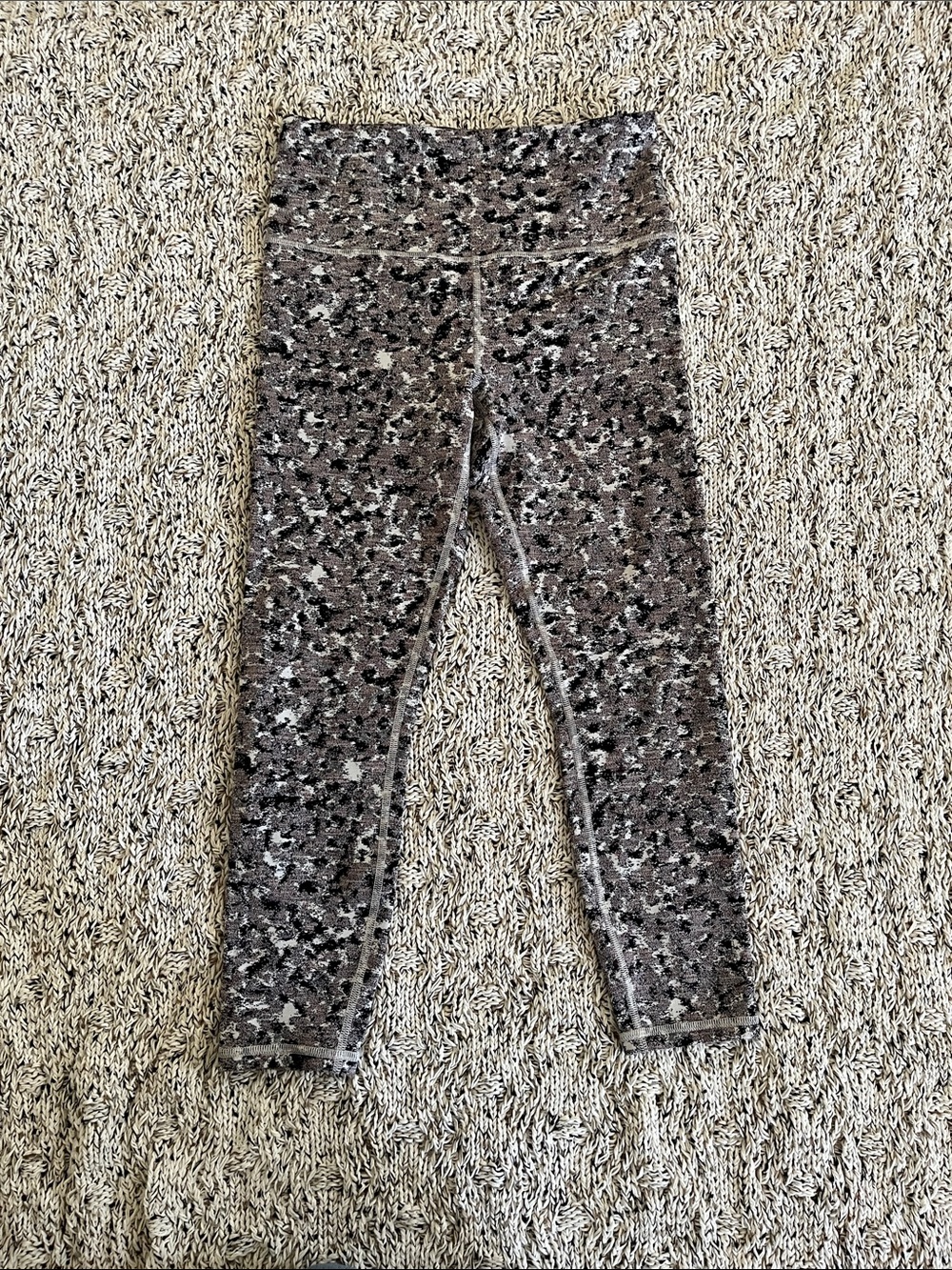 Athleta women’s Gray & Black Leopard Print Leggings